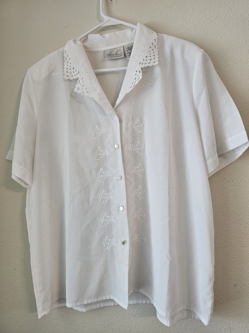 Kathie Lee Collection White Short-Sleeve Embroidered Button-Down Blouse